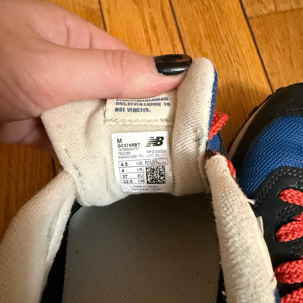 New Balance Sneaker - Picture 6 of 6